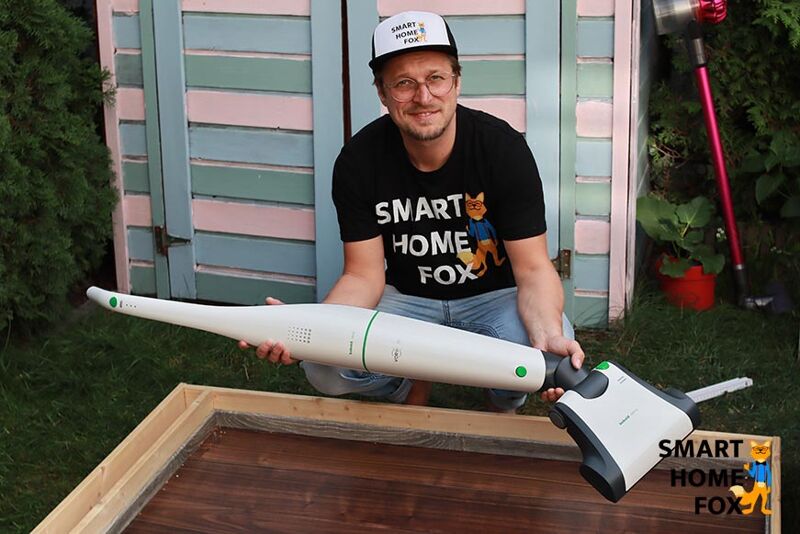 Review of the Vorwerk VB100: front and back view